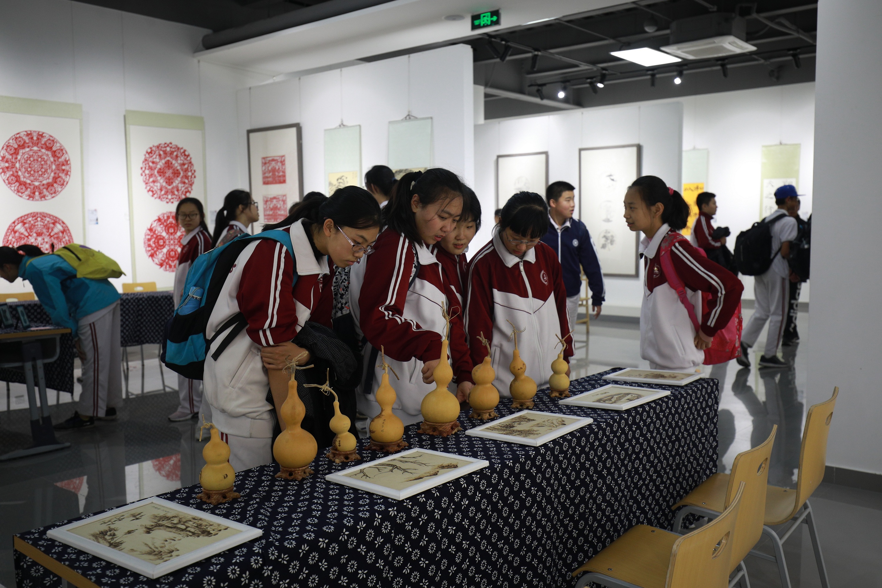 首都师范大学第二附属中学：160余件作品展“弘美教育”