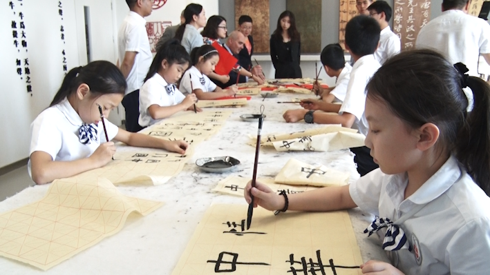 这所学校究竟有何魅力，竟引百年历史名校来访