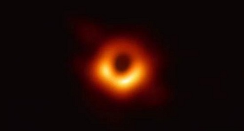 黑洞的焦点转移了，学校的天文社团必须了解一下