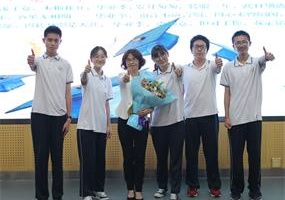 “四有”好老师月榜人物 赵研：从魔法实验室到点燃民族复兴的火种