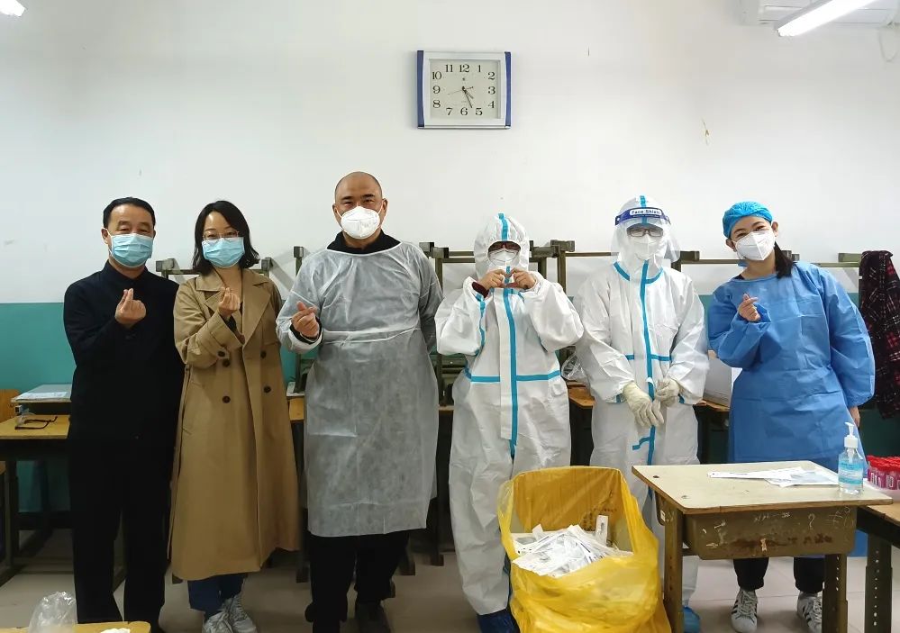 陈经纶中学本部初中校区：“大白”小分队抗疫在行动