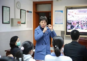 北京景山学校远洋分校党委书记、校长吕丽：支部建在连上，让党旗在一线高高飘扬