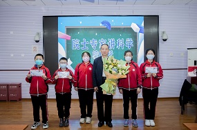 “千锤百炼的中国航天员”——“院士专家讲科学•校园行活动”走进小井小学