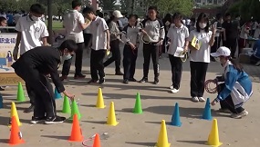 北京市第十八中学实验学校：“生涯”游园会让学生“嗨起来”