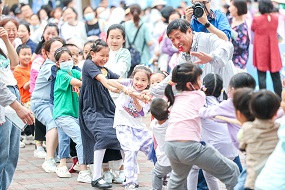 千余儿童相聚丰台少年宫，玩转六一儿童游戏节