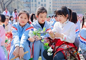 北京十一学校丰台小学迎来第三届春耕节