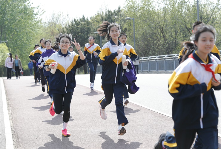 弘扬奥运精神 绽放健美人生——北师大朝阳附属学校传统长跑比赛激情开跑