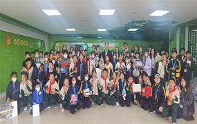 香港爱秩序湾官立小学师生到访首师大金泽小学