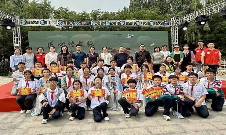自造纸船能划吗？景山学子龙舟竞渡燃到破圈！