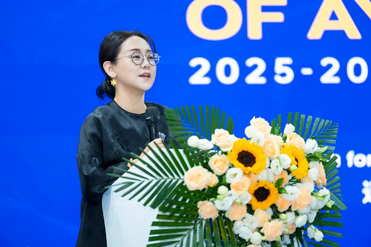 北京市新府学外国语学校党支部书记辛玲：逐光向新，智启新程