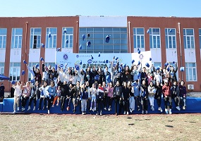 北京市新府学外国语学校成功举办2025-2026学年初小部秋季亲子趣味运动会