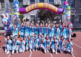 万泉小学航天走秀点燃少年航天梦