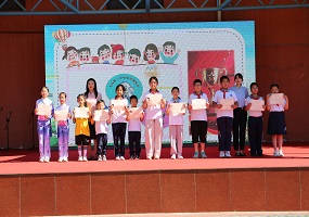 东高地第三小学举行“校园之星”表彰暨六一科技嘉年华活动