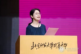 北京师范大学附属中学校长王莉萍：附中的讲台始终有为法治事业躬身前行的引路人