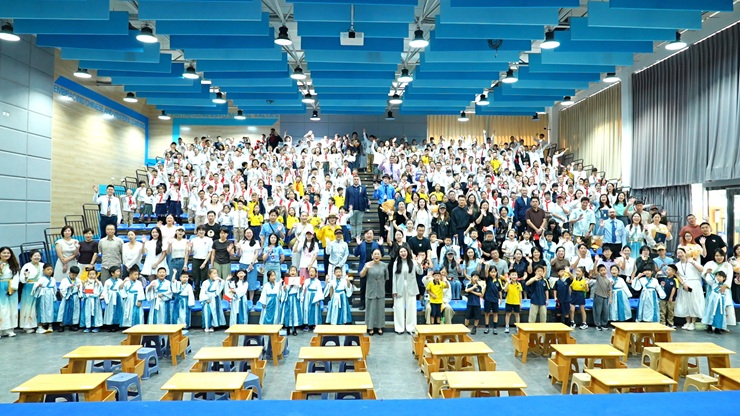 北京市新府学外国语学校举行2026年秋季开学典礼