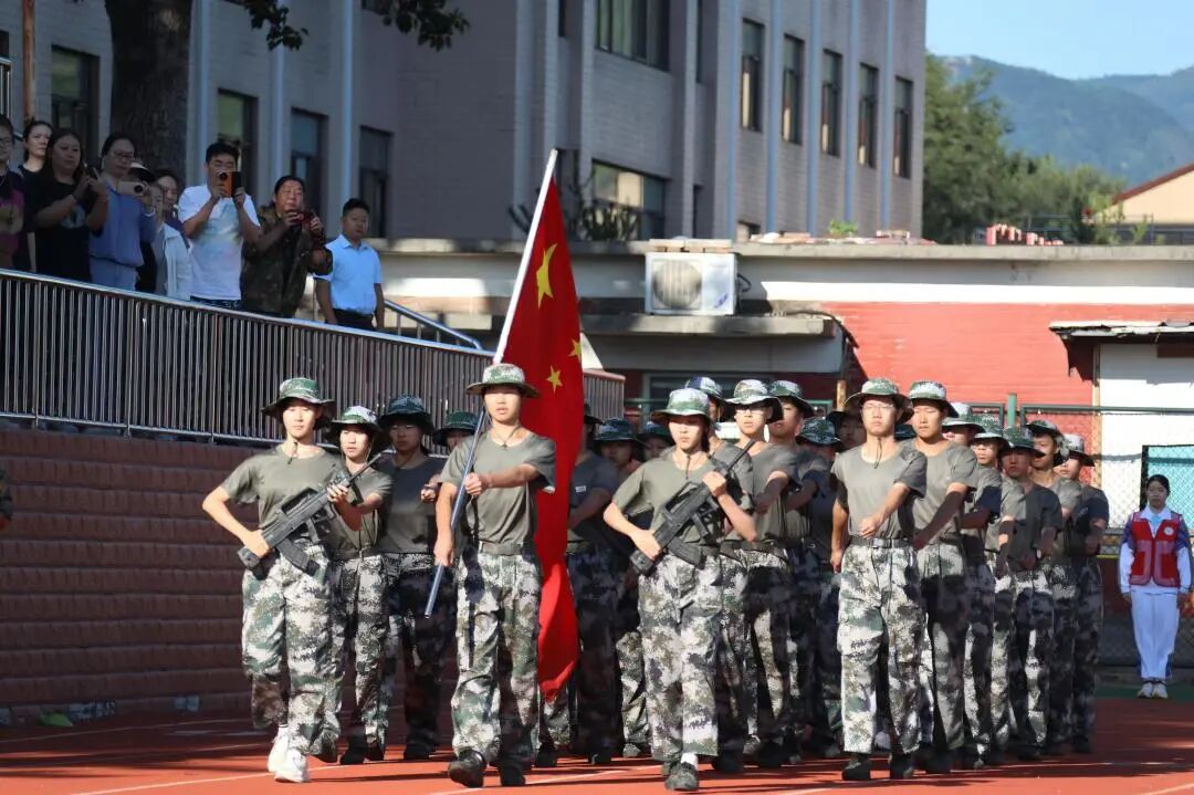 北京市八一学校附属玉泉中学隆重举行新学年开学第一课