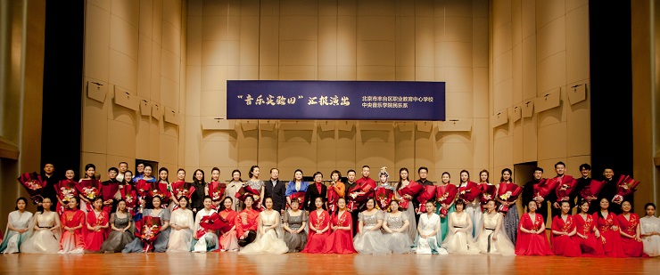 合影.jpg