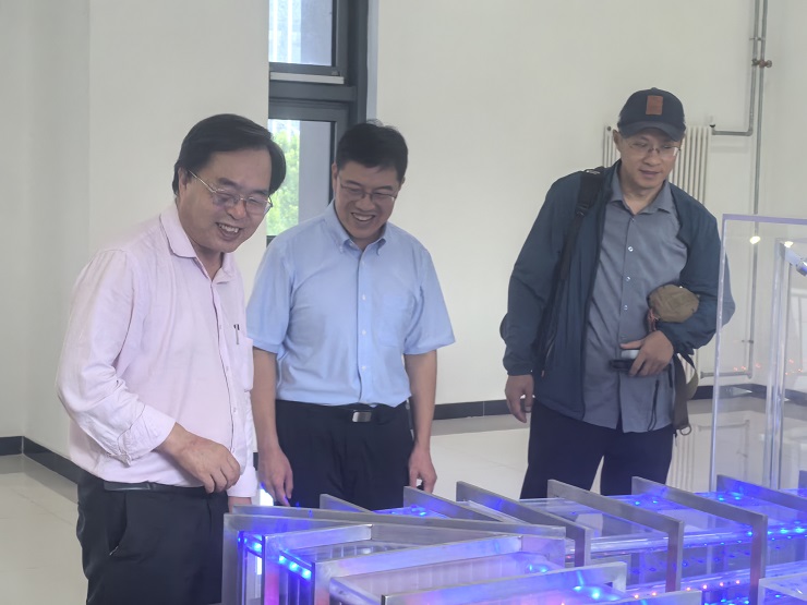 参观风洞实验室2.jpg