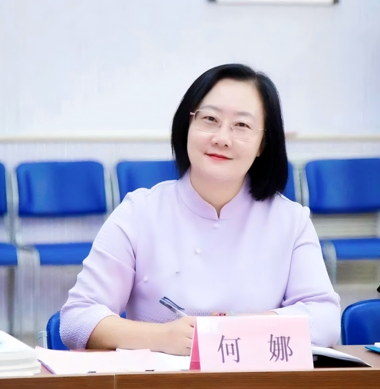 首都师范大学附属育新学校房山分校  书记、校长  何娜(1).jpg