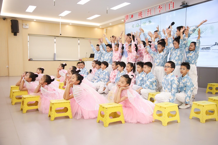 1763690149689260.jpg 合唱《春日》.jpg