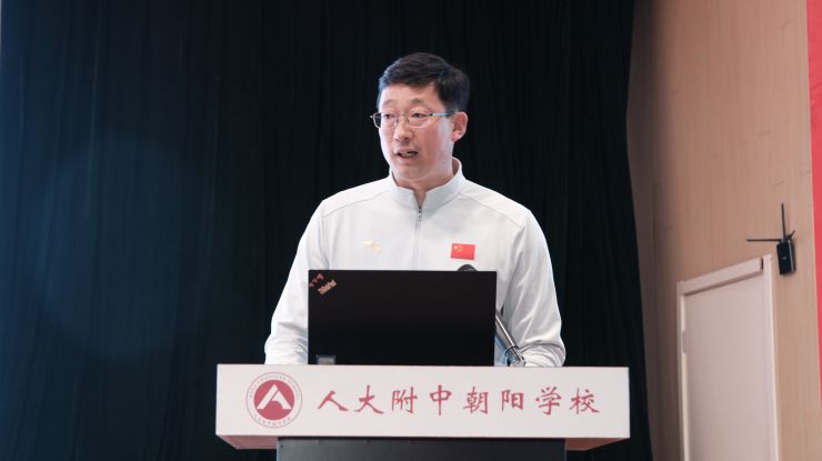 图11 何辉波.jpg