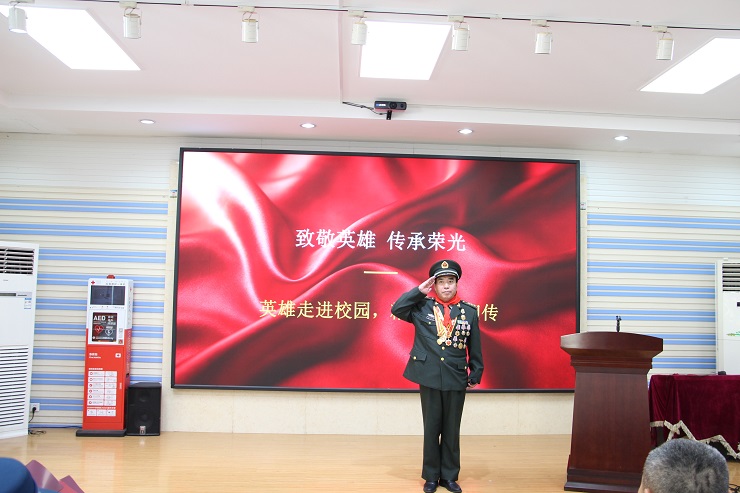 1780393928313616.jpg 英雄模范张茂忠.JPG