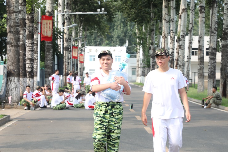 1787743196343932.jpg 补水小分队.JPG
