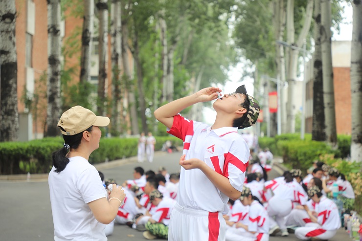 1787743321914706.jpg 校医.JPG