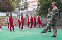 北京大学附属小学石景山学校：让战士成为学生的校外辅导员